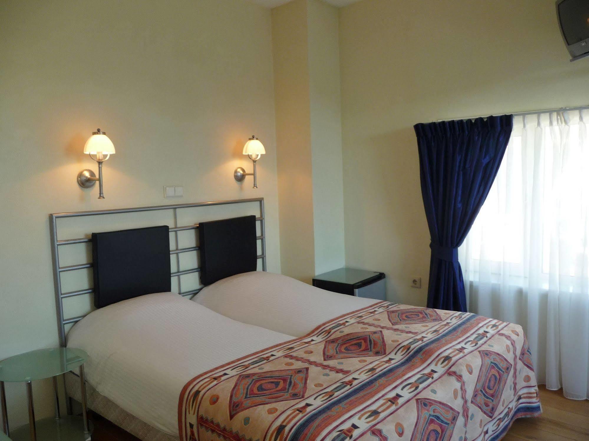 Hotel Mare Liberum Egmond aan Zee Exterior photo